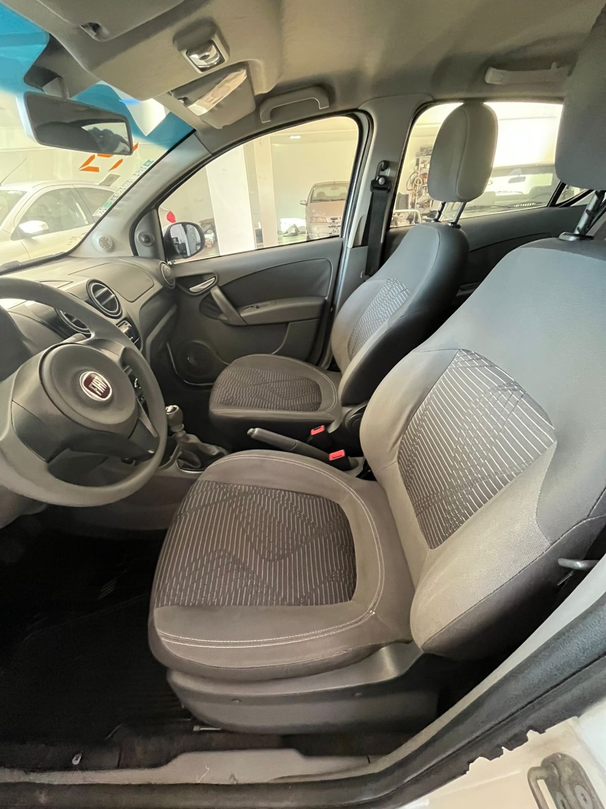 
								Fiat Palio 2015 full									