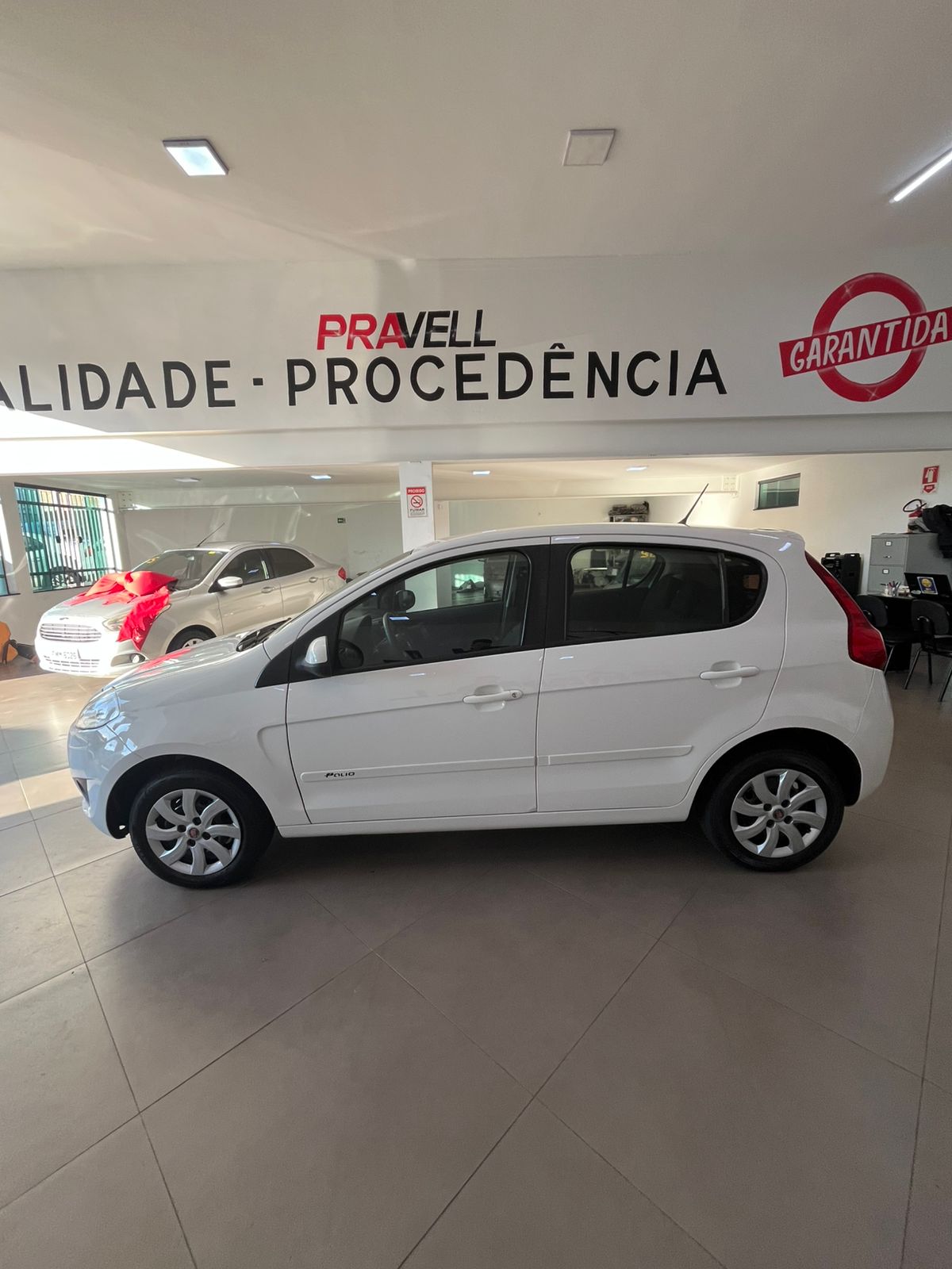 
								Fiat Palio 2015 full									