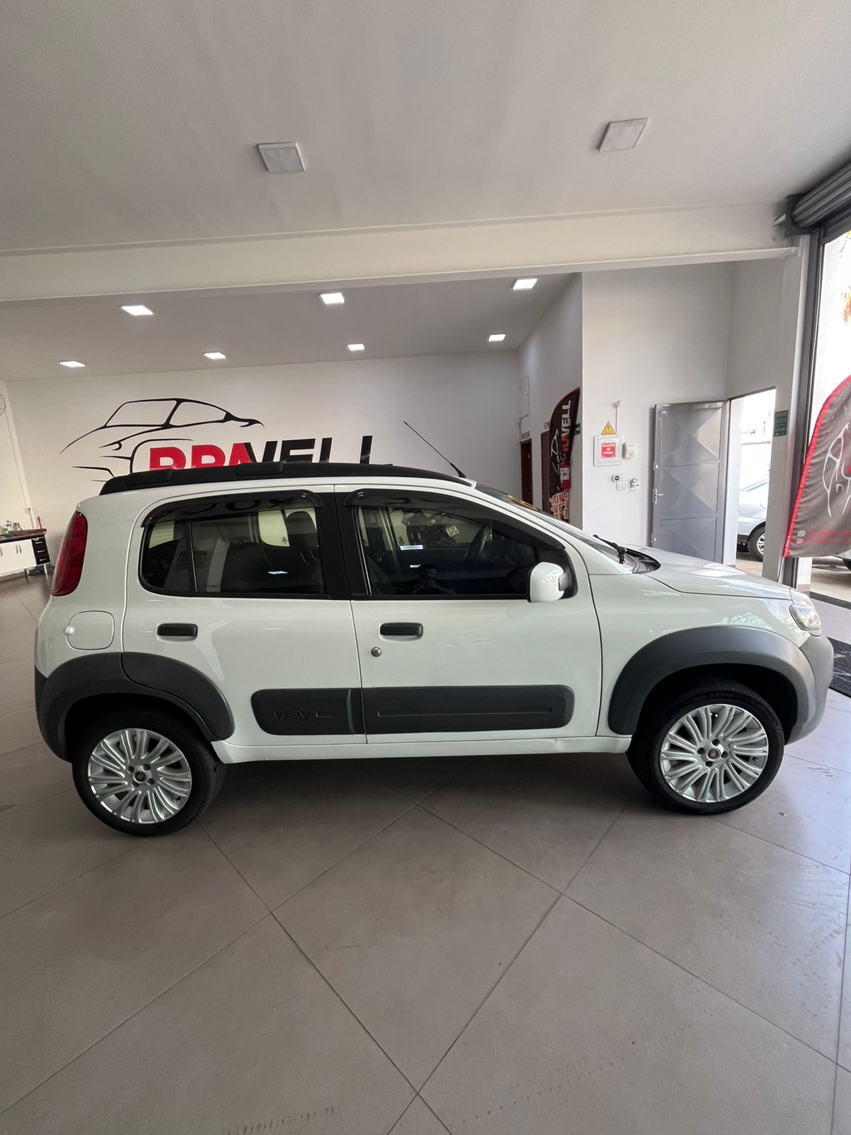 
								Fiat Uno Way 2013 full									
