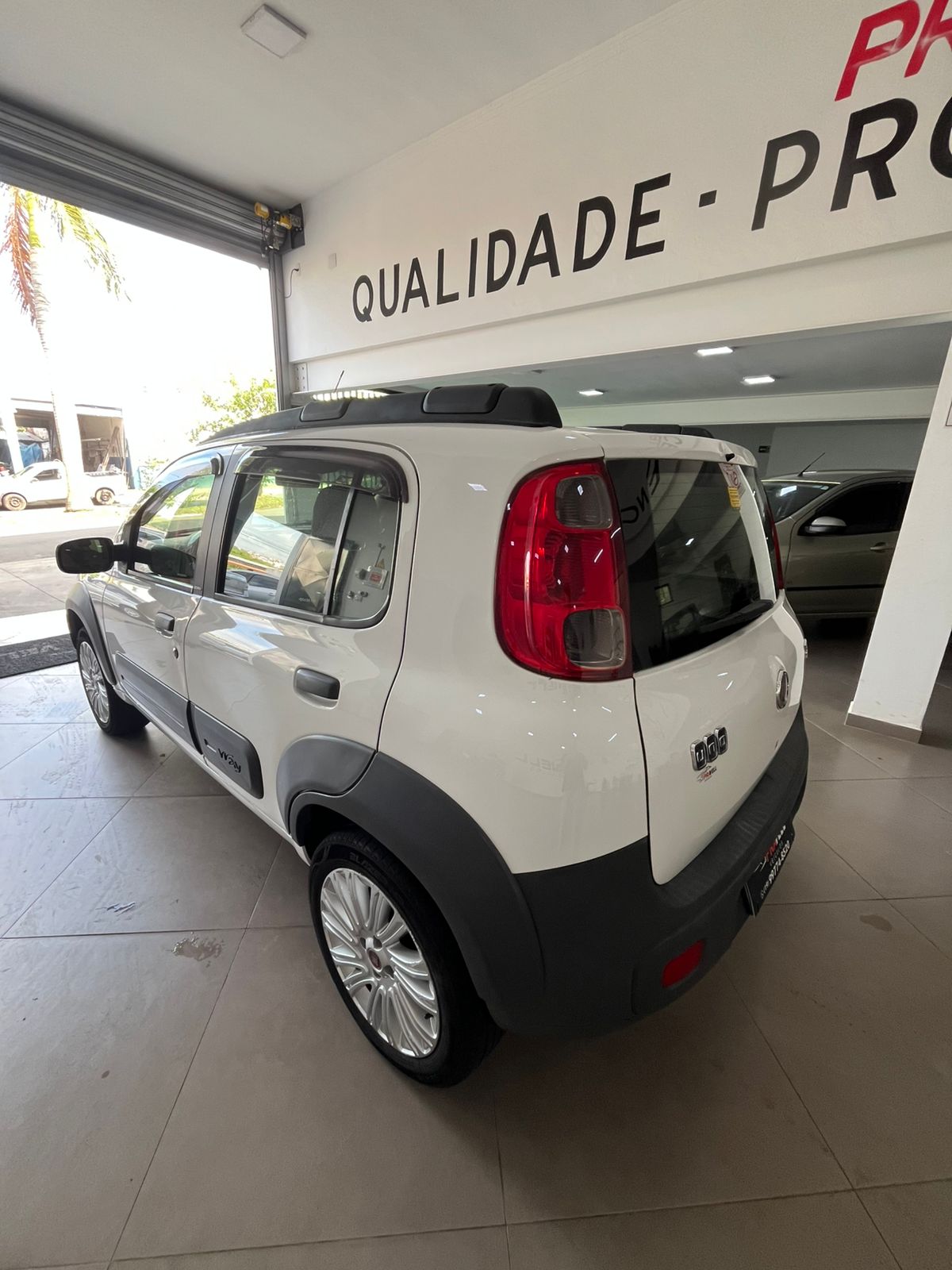 
								Fiat Uno Way 2013 full									