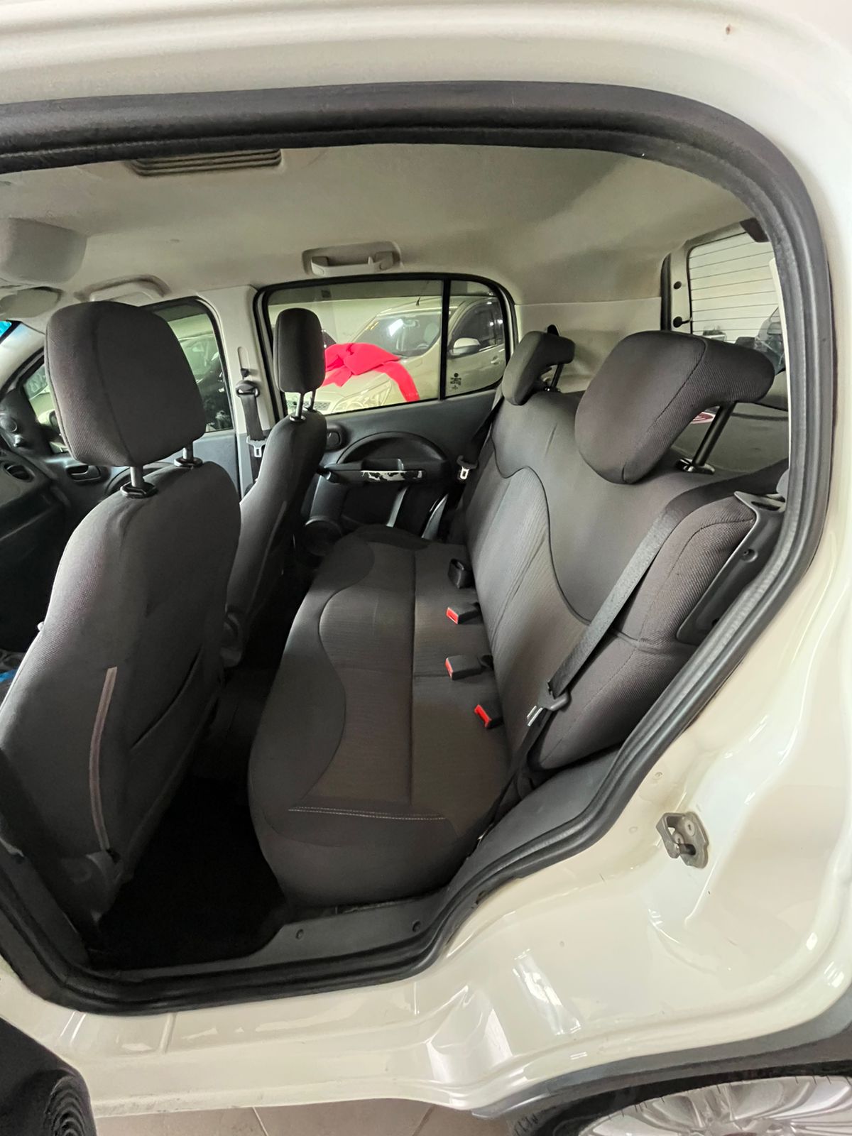 
								Fiat Uno Way 2013 full									