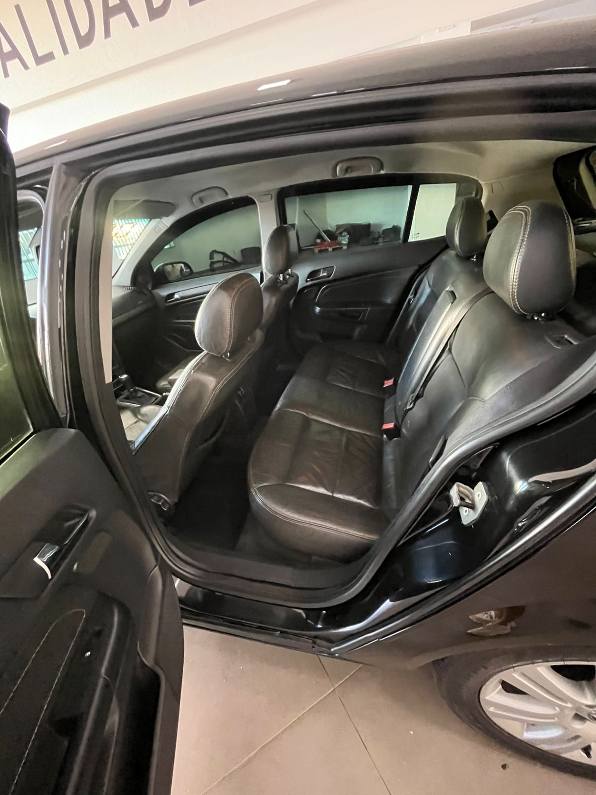 
								Vectra GT 2008 full									